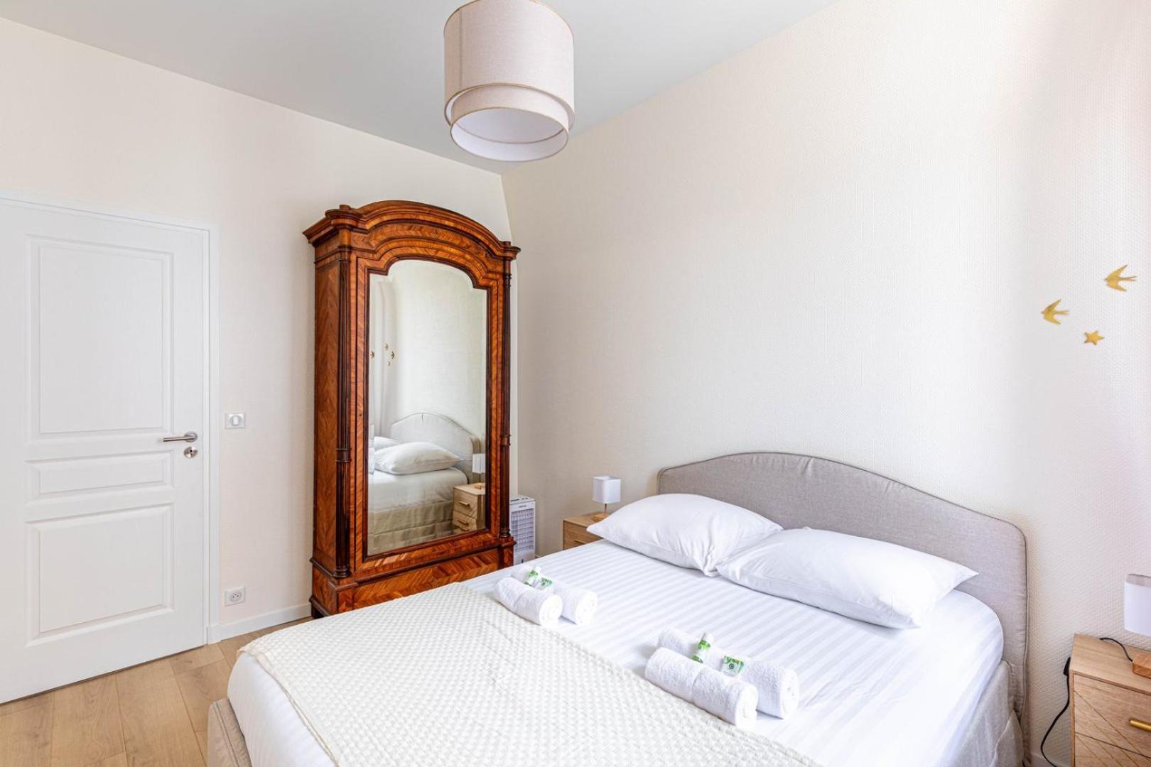 Guestready - Apt Moderne - Direct Champs Elysees Lägenhet Clichy Exteriör bild